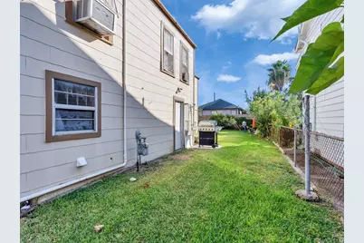 5019 Avenue M 1/2, Galveston, TX 77551 - Photo 39