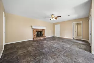 5610 Evergreen St, Bellaire, TX 77401 - Photo 5