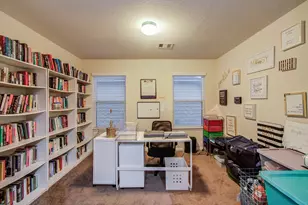 8215 Oat Meadow Trail, Houston, TX 77049 - Photo 37