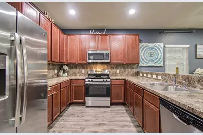 8215 Oat Meadow Trail, Houston, TX 77049 - Photo 9