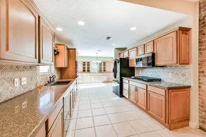 7758 Chantilly Circle, Galveston, TX 77551 - Photo 13