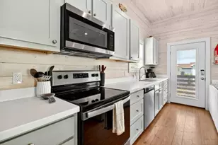 1924 S 11th St, Port Aransas, TX 78373 - Photo 5