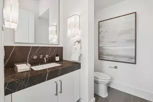 19 Wentworth Gate Path, Houston, TX 77027 - Photo 7