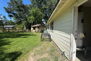 7305 Yoe St, Houston, TX 77016 - Photo 3