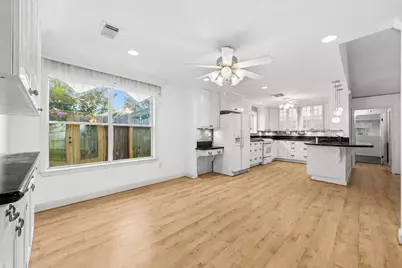 5738 Weeping Willow Road, Houston, TX 77092 - Photo 9