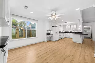 5738 Weeping Willow Rd, Houston, TX 77092 - Photo 9