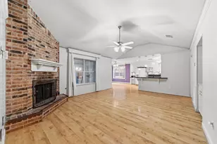 5738 Weeping Willow Rd, Houston, TX 77092 - Photo 5