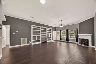 911 Woodfern Glen Ln, Pearland, TX 77584 - Photo 5