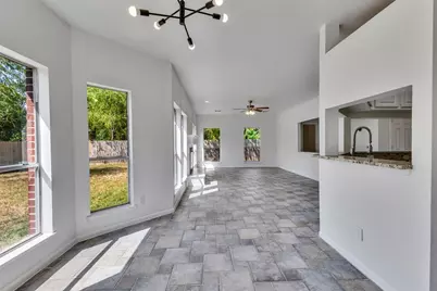 1019 Highland Woods Drive, Highlands, TX 77562 - Photo 13