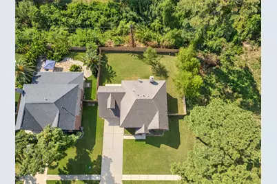1019 Highland Woods Drive, Highlands, TX 77562 - Photo 35