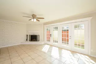 13282 Trail Hollow Dr, Houston, TX 77079 - Photo 5