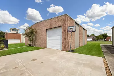 2103 Airline Drive, Friendswood, TX 77546 - Photo 43