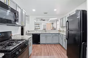 10315 Bentondale Ln, Houston, TX 77075 - Photo 9