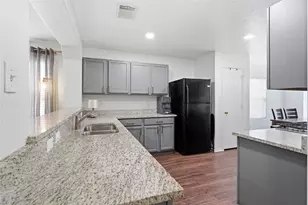 10315 Bentondale Ln, Houston, TX 77075 - Photo 7