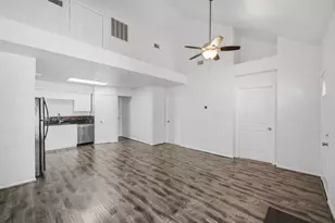 111 Dunbar Estates Dr, Friendswood, TX 77546 - Photo 9