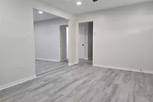 10518 Royal Oaks Dr, Houston, TX 77016 - Photo 9