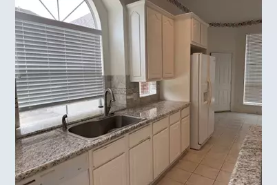 3607 Emerald Falls Drive, Houston, TX 77059 - Photo 13