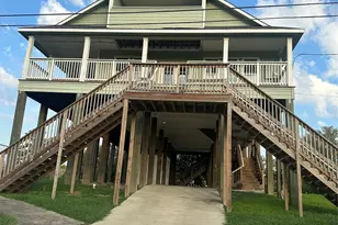 205 Rue Orleans St, Baytown, TX 77520 - Photo 1