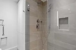 1701 Hermann Dr, Houston, TX 77004 - Photo 29