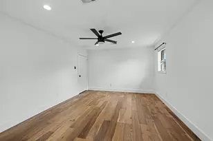 6735 Grovewood Ln, Houston, TX 77008 - Photo 15