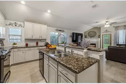 511 Oak Ridge Grove Circle, Spring, TX 77386 - Photo 13