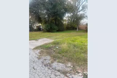 2220 Gladys Street, Beaumont, TX 77701 - Photo 5