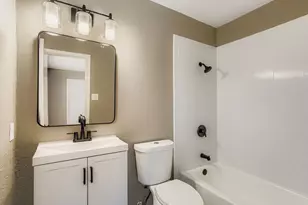 800 Country Pl Dr, Houston, TX 77079 - Photo 19