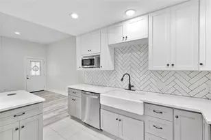 655 Avenue L, Dickinson, TX 77539 - Photo 17