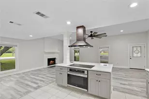 655 Avenue L, Dickinson, TX 77539 - Photo 15