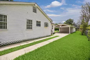327 W 31st St, Houston, TX 77018 - Photo 9