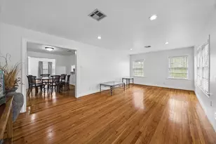 327 W 31st St, Houston, TX 77018 - Photo 17