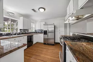 327 W 31st St, Houston, TX 77018 - Photo 21