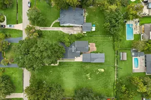 327 W 31st St, Houston, TX 77018 - Photo 9