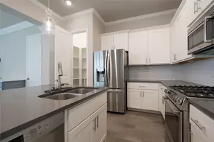 4610 Center St, Houston, TX 77007 - Photo 5
