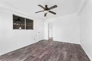 12 S Sandpiper St, La Marque, TX 77568 - Photo 7