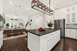 1750 W 23rd St, Houston, TX 77008 - Photo 5