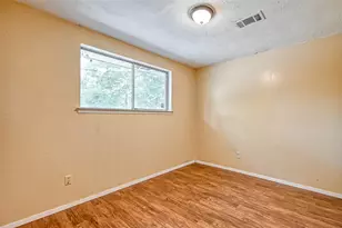 14427 Campden Hill Rd, Houston, TX 77045 - Photo 11
