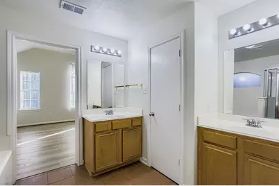 826 Forest Hillside Lane, Houston, TX 77067 - Photo 17