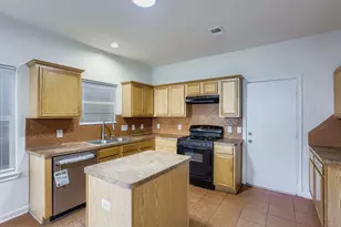 826 Forest Hillside Ln, Houston, TX 77067 - Photo 9