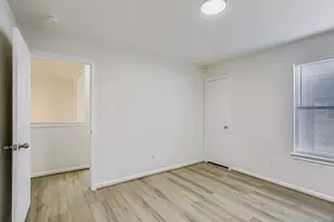 826 Forest Hillside Ln, Houston, TX 77067 - Photo 21