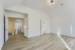 826 Forest Hillside Ln, Houston, TX 77067 - Photo 15