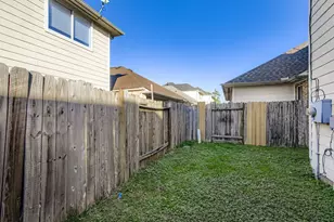 826 Forest Hillside Ln, Houston, TX 77067 - Photo 29