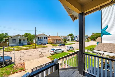 620 Ball #Up, Galveston, TX 77550 - Photo 5
