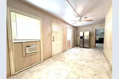 5004 Irvington Apt B, Houston, TX 77009 - Photo 3