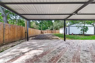 1308 W Dumble Street, Alvin, TX 77511 - Photo 23