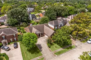 15107 Berkshire Green Dr, Houston, TX 77083 - Photo 25