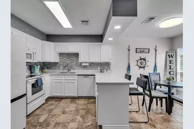 10109 Schaper Road, Galveston, TX 77554 - Photo 3
