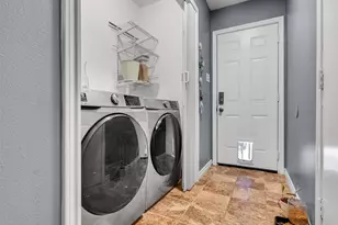 10109 Schaper Rd, Galveston, TX 77554 - Photo 15