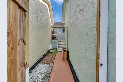 10109 Schaper Road, Galveston, TX 77554 - Photo 17