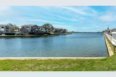 10109 Schaper Road, Galveston, TX 77554 - Photo 31